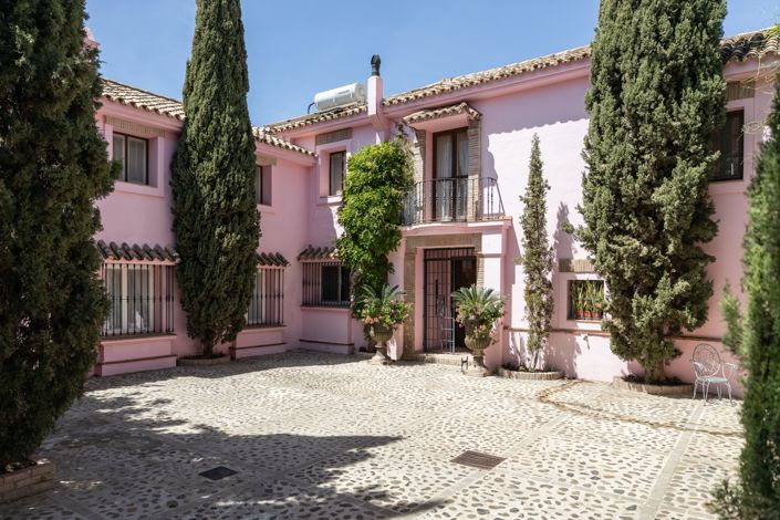 Image No.1-5 Bed Villa for sale