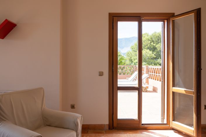 Image No.24-4 Bed Villa for sale