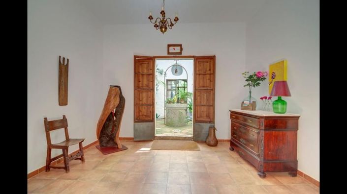 Image No.19-6 Bed Townhouse for sale