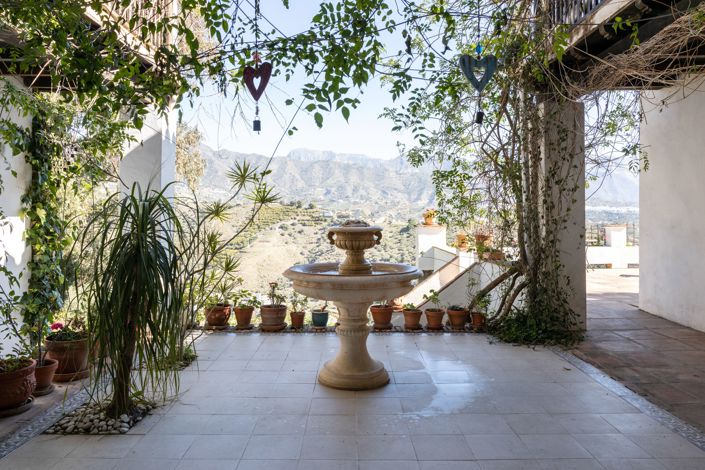 Image No.3-7 Bed Villa for sale
