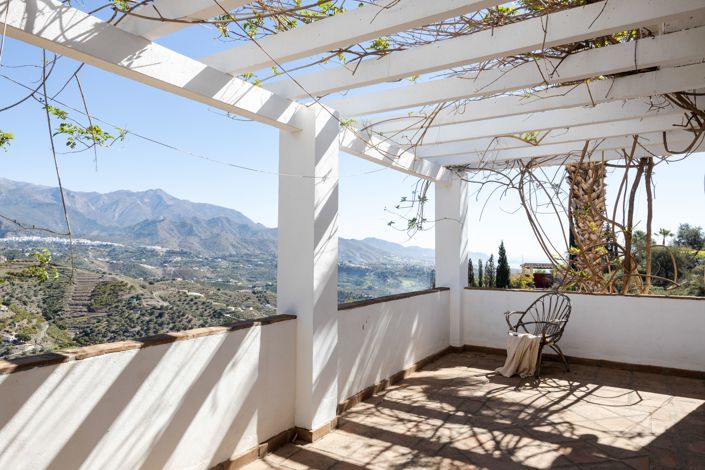 Image No.5-7 Bed Villa for sale
