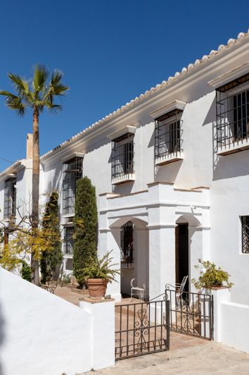 Image No.9-7 Bed Villa for sale