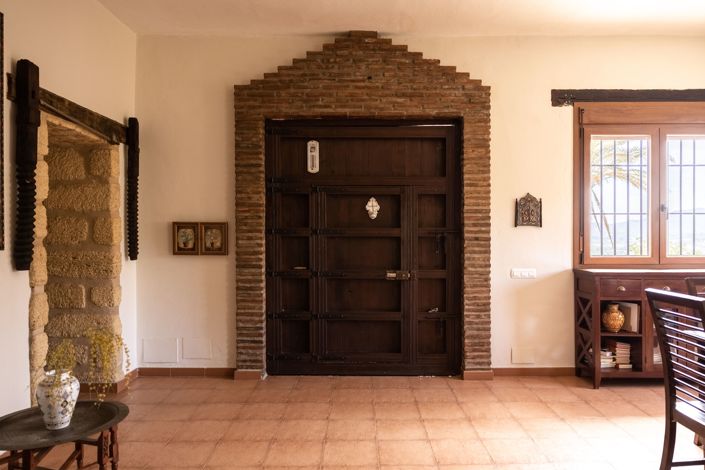 Image No.10-3 Bed House for sale