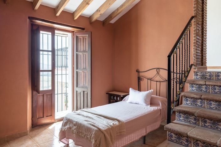 Image No.24-3 Bed House for sale