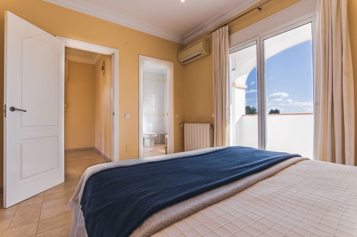 Image No.17-5 Bed House for sale