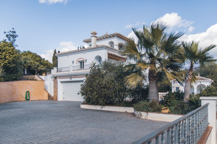 Image No.3-5 Bed House for sale