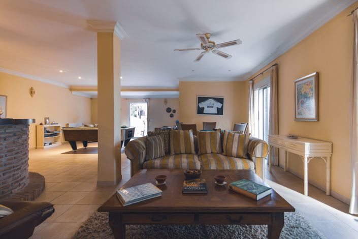 Image No.20-5 Bed House for sale