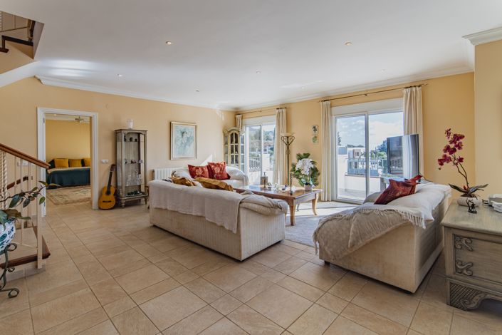 Image No.5-5 Bed House for sale