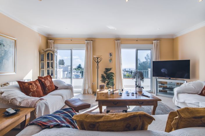 Image No.6-5 Bed House for sale