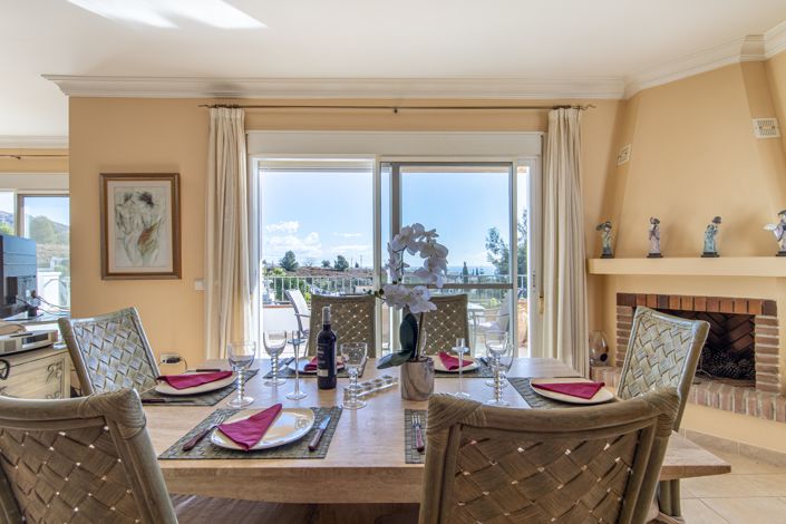 Image No.7-5 Bed House for sale