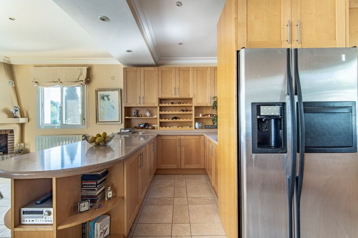 Image No.9-5 Bed House for sale