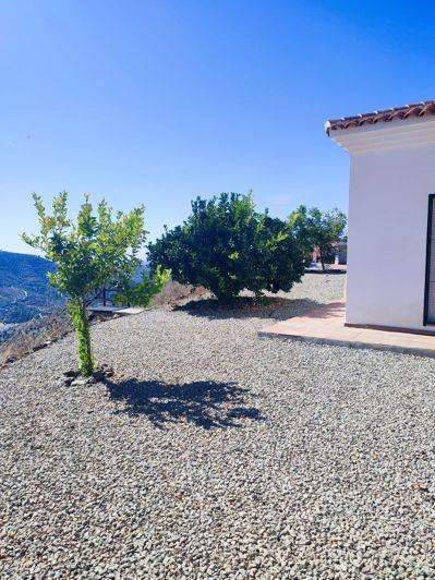 Image No.30-9 Bed House for sale