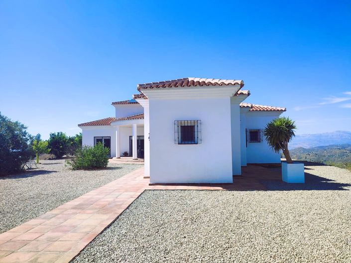 Image No.6-9 Bed House for sale