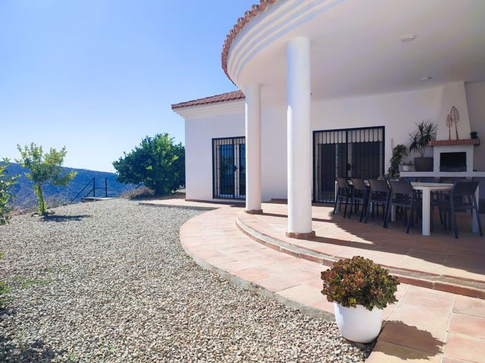 Image No.1-9 Bed House for sale