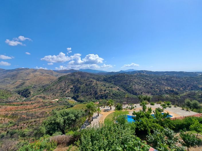 Image No.3-6 Bed Villa for sale