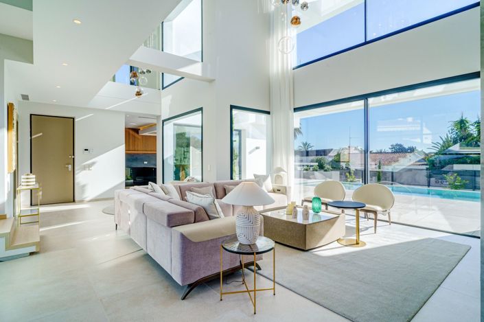 Image No.2-5 Bed Villa for sale