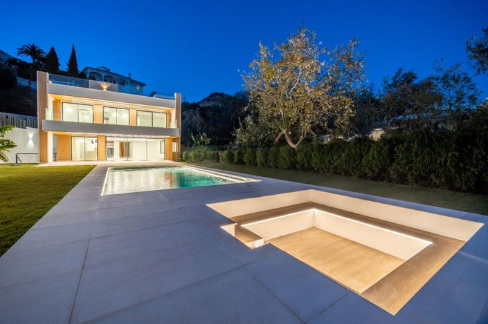 Image No.2-4 Bed Villa for sale