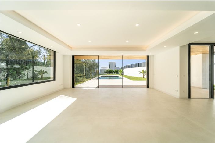 Image No.6-4 Bed Villa for sale