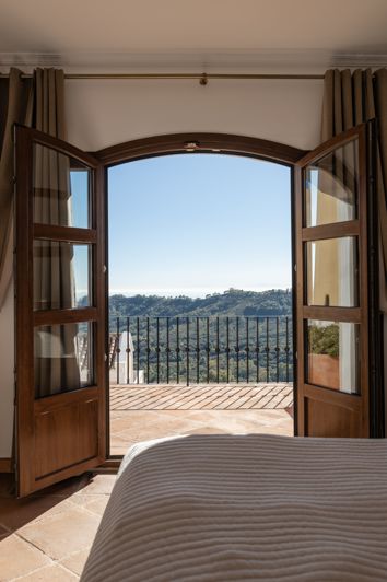 Image No.18-4 Bed House for sale