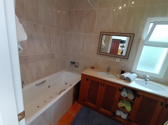 Image No.19-5 Bed Villa for sale