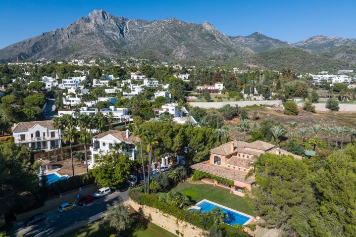 Image No.1-Villa de 4 chambres à vendre à Marbella