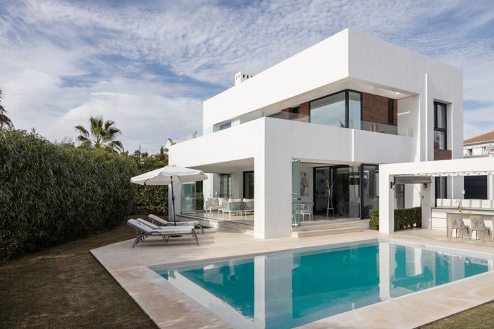 Image No.1-Villa de 6 chambres à vendre à Estepona