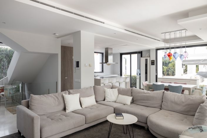 Image No.3-Villa de 6 chambres à vendre à Estepona