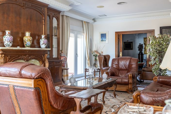 Image No.10-5 Bed Villa for sale