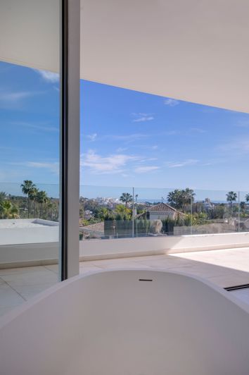 Image No.12-7 Bed Villa for sale