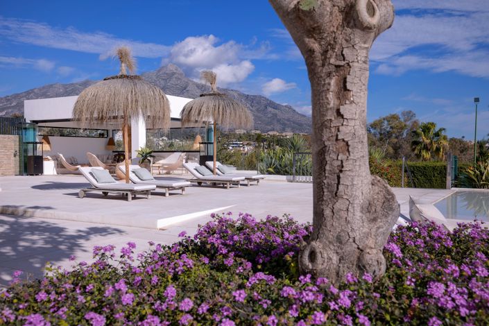 Image No.15-7 Bed Villa for sale