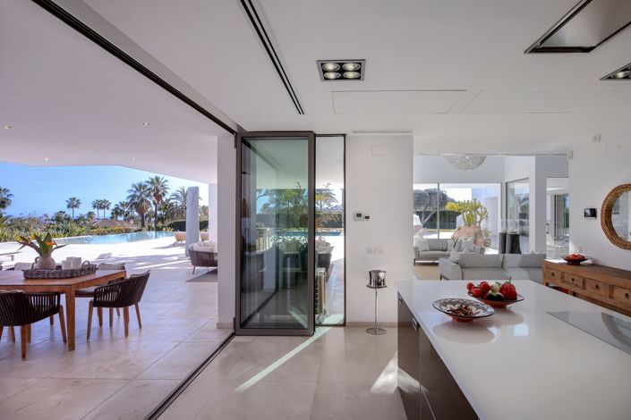 Image No.4-7 Bed Villa for sale