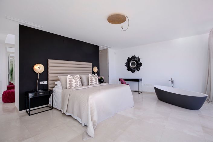 Image No.6-7 Bed Villa for sale