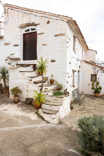 Image No.21-31 Bed Property for sale