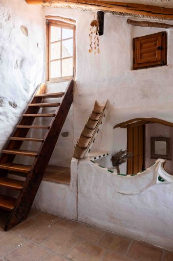 Image No.23-31 Bed Property for sale