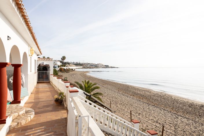 Image No.10-4 Bed Villa for sale