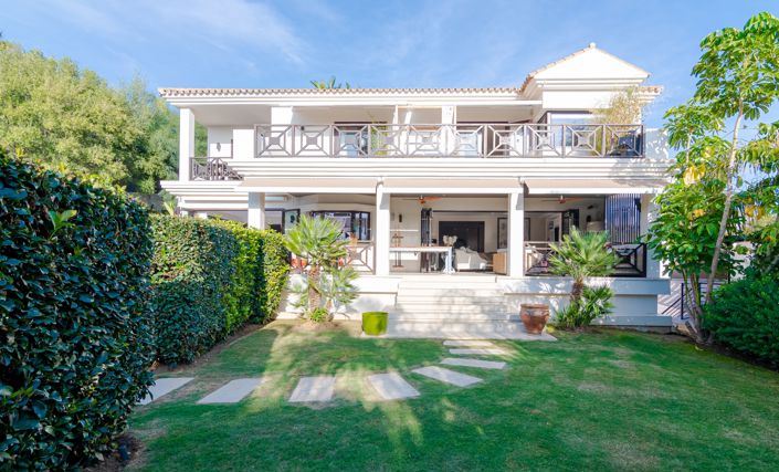 Image No.1-6 Bed Villa for sale