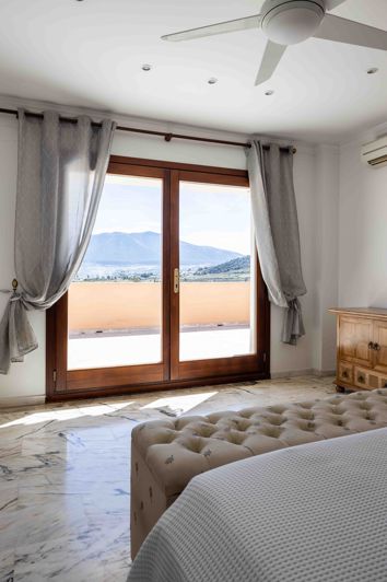 Image No.10-4 Bed Finca for sale