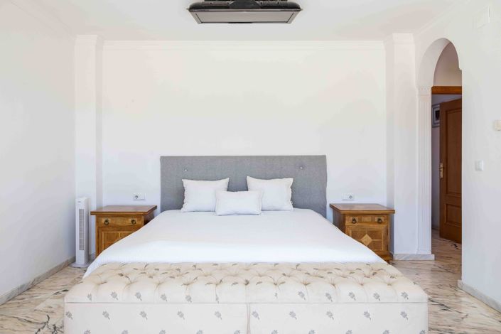 Image No.11-4 Bed Finca for sale