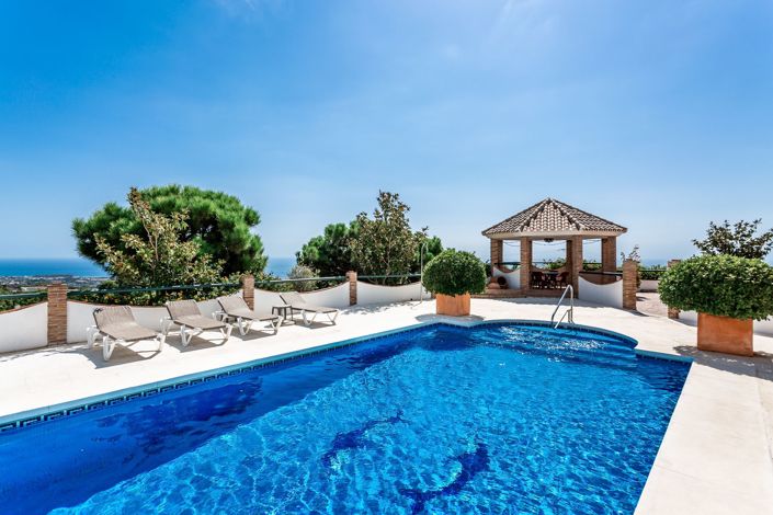 Image No.1-6 Bed Villa for sale