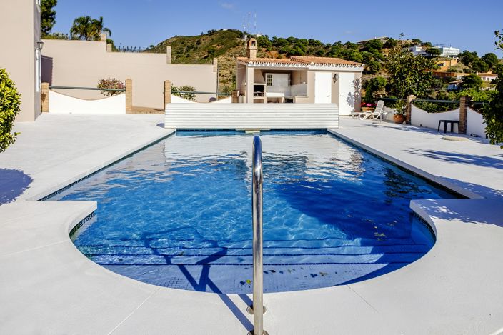 Image No.2-Villa de 6 chambres à vendre à Estepona