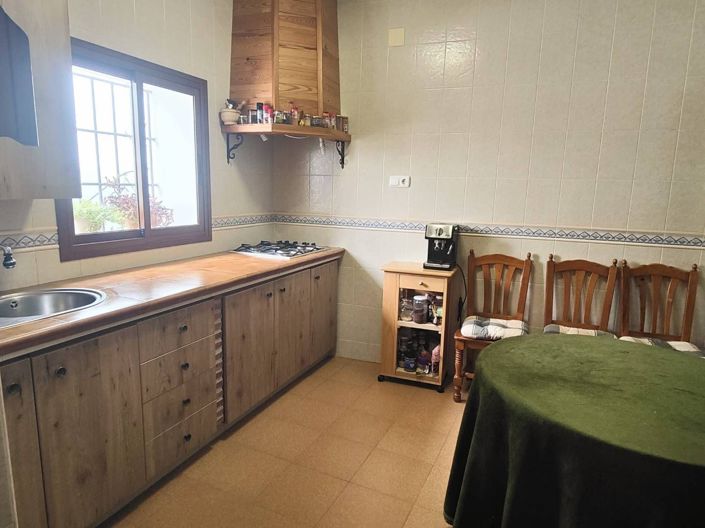 Image No.21-5 Bed House for sale