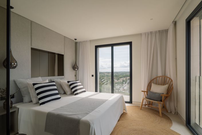 Image No.19-4 Bed Apartment for sale