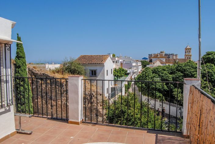 Image No.1-3 Bed House for sale