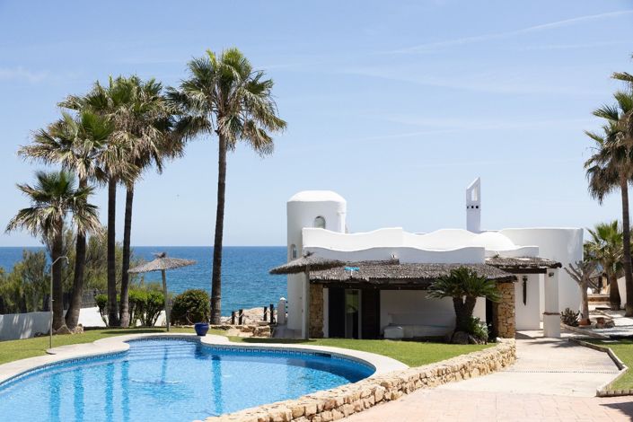 Image No.1-3 Bed Villa for sale