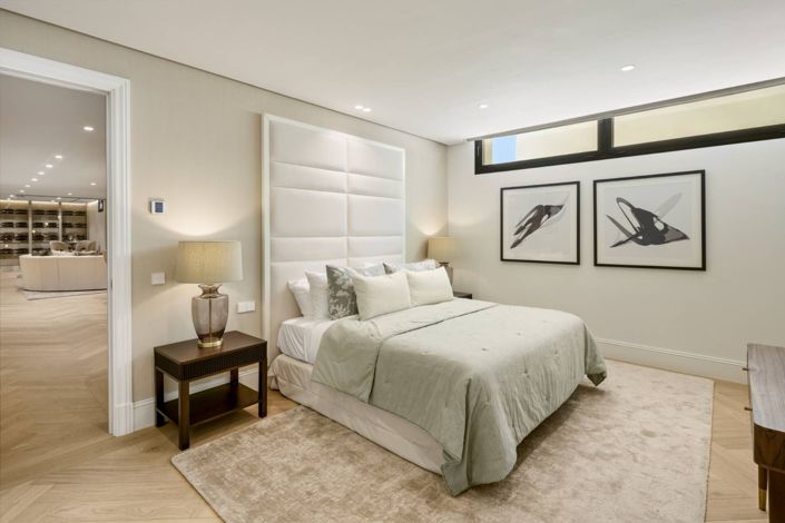 Image No.20-6 Bed Villa for sale