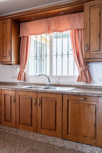 Image No.11-5 Bed House for sale