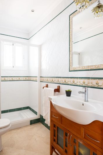 Image No.16-5 Bed House for sale