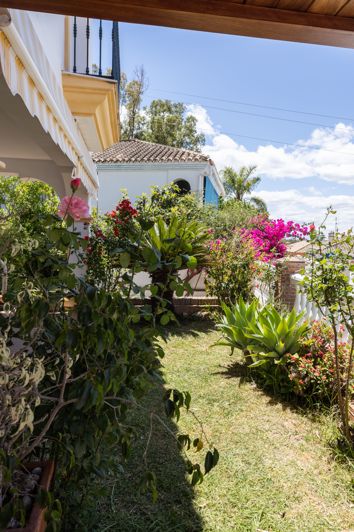 Image No.17-5 Bed House for sale