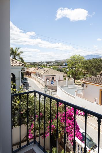 Image No.20-5 Bed House for sale