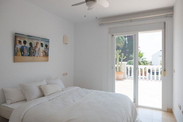 Image No.15-5 Bed House for sale